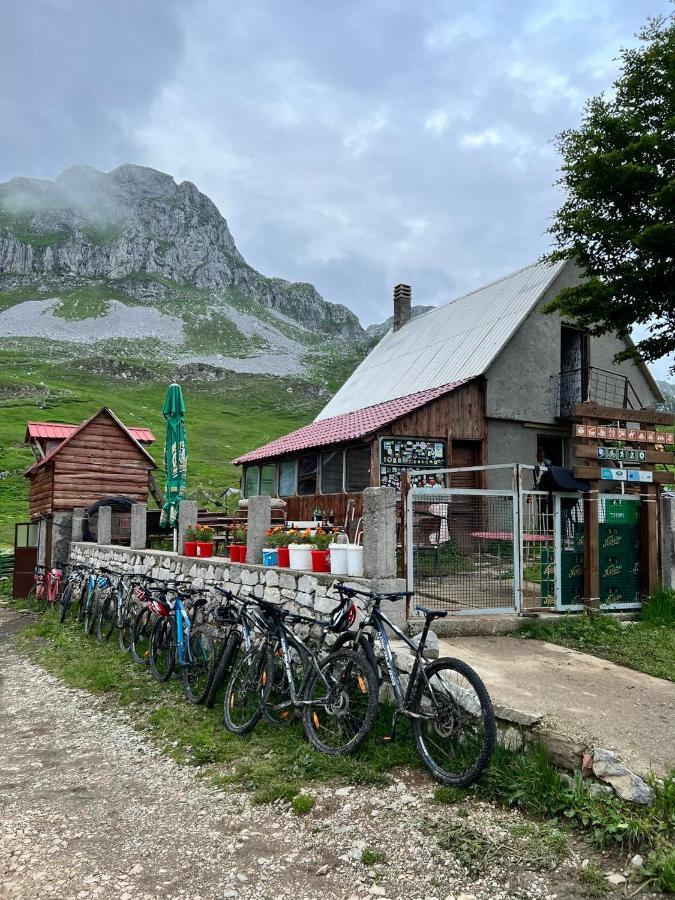 Kapetanovo Jezero Bungalov Bed & Breakfast Podgoriçe Dış mekan fotoğraf