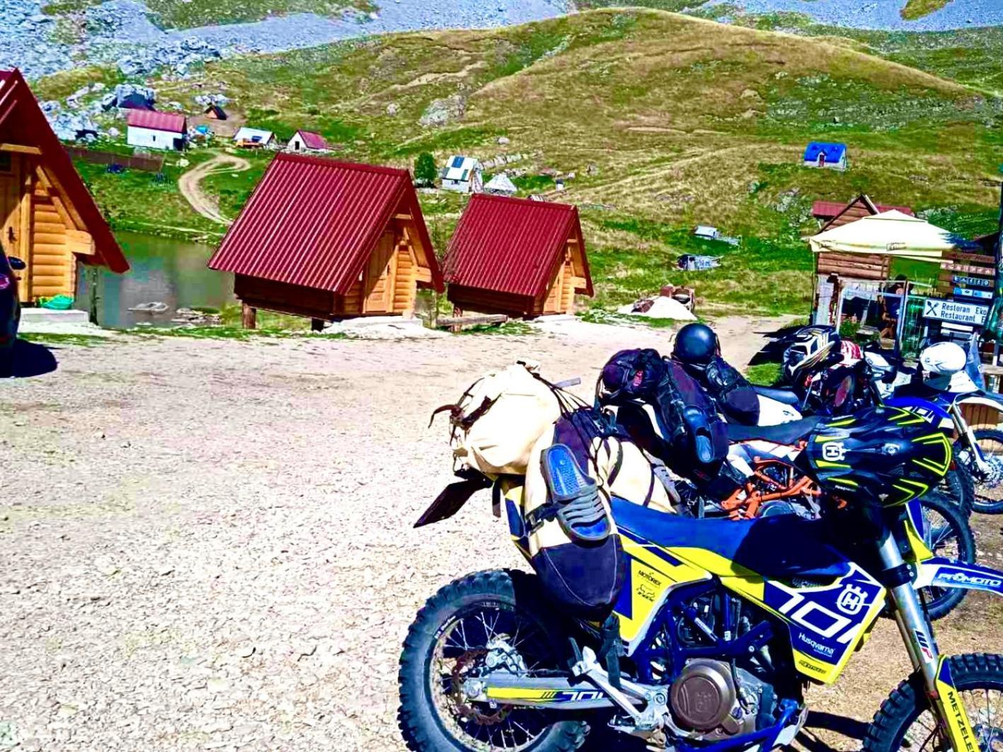Kapetanovo Jezero Bungalov Bed & Breakfast Podgoriçe Dış mekan fotoğraf
